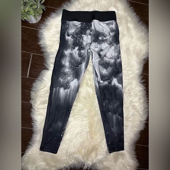 Adidas black and white leggings sz medium - Picture 7 of 7